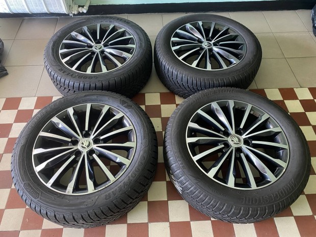 Újszerű Skoda Kodiak gyári 18"-os alufelni 235/55R18