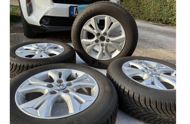 Újszerű Toyota Yaris Cross télikerék garnitúra!