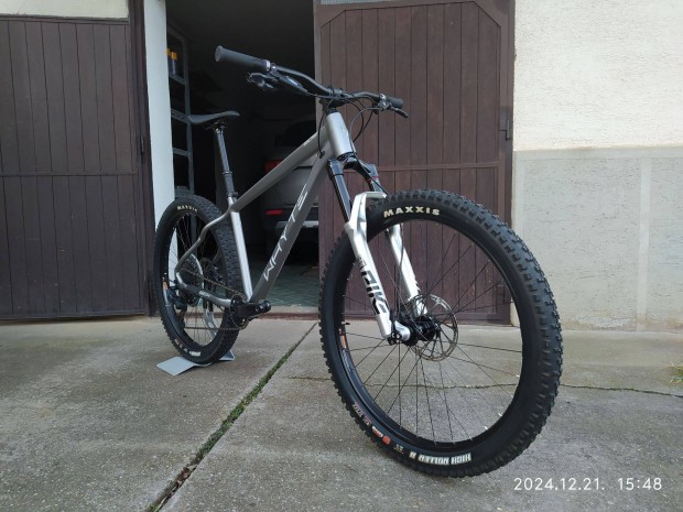 jszer Whyte 909 SCR nyenc trail HT M mretben elad