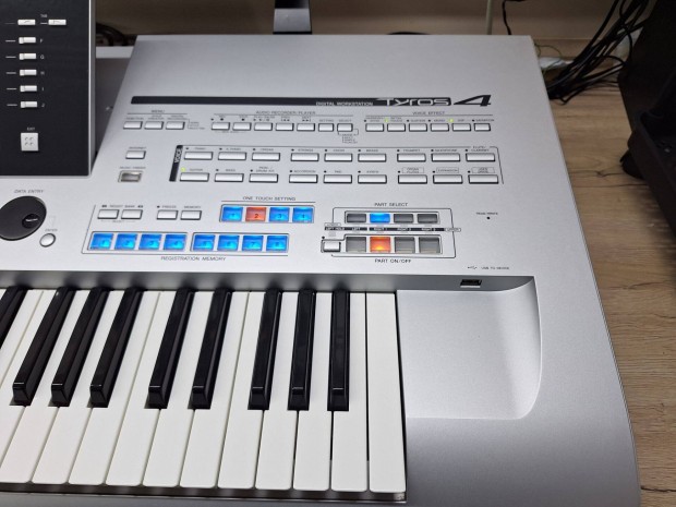 jszer Yamaha Tyros 4 XL,