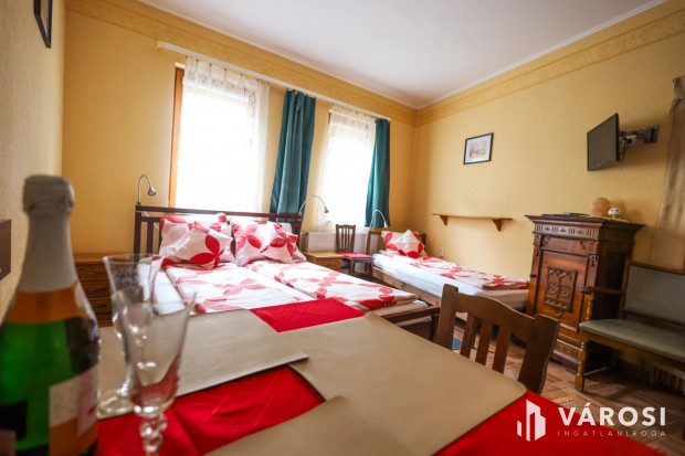 Újszerű, 10 egységből álló apartmanház a Vár tövében