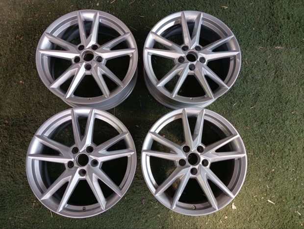 Újszerű, 18" Audi gyári alufelni garnitúra!
