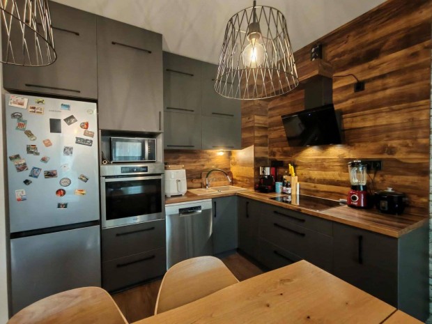 �jszer�, 4 szob�s lak�s hatalmas terasszal a Damjanich Lak�parkban!