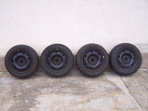 Újszerű!! 14"-os Skoda Fabia felni Semperit 185/60 nyári gumi autógumi