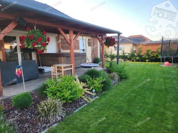 �jszer� - Modern otthon!