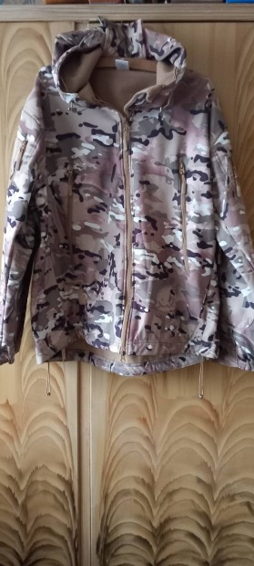 jszer, multicam mintzat, kapucnis softshell dzseki