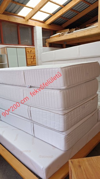 Újszerű állapotban lévő prémium kategóriás mosható huzatú matracok