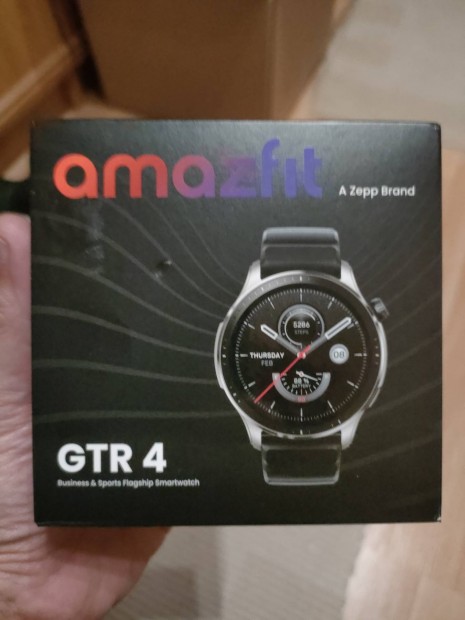 Újszerű állapotú Amazfit GTR 4 okosóra superspeed black dobozával