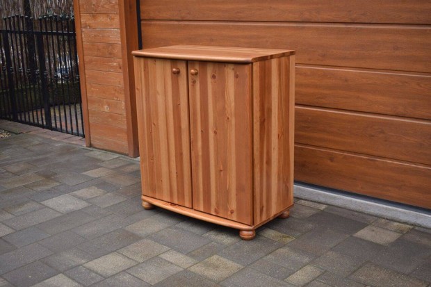 �jszer� �llapot� Claudia feny� kom�d