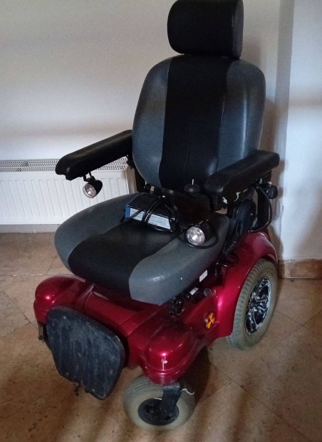 Újszerű állapotú elektromos kerekesszék