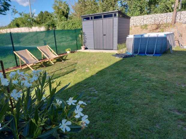 �jszer� elad� h�z Sz�dliget lak�parkban