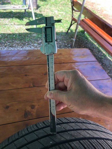 �jszer� fut�fel�let� ny�ri gumi 205/55/R16 V Good Year