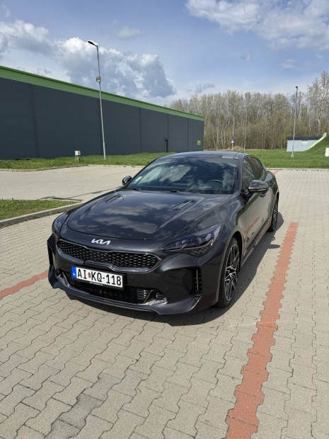 Újszerű garanciális Kia Stinger GT eladó,2022évj,31600 km!