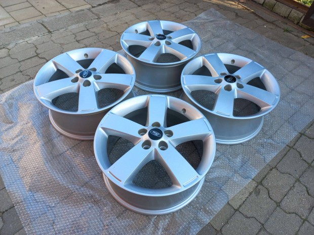 Újszerű gyári Ford 5X108 17 colos alufelnik!