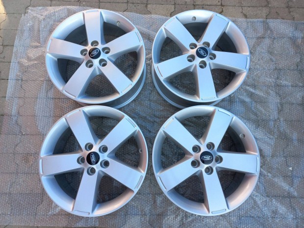 Újszerű gyári Ford 5X108 17 colos alufelnik!