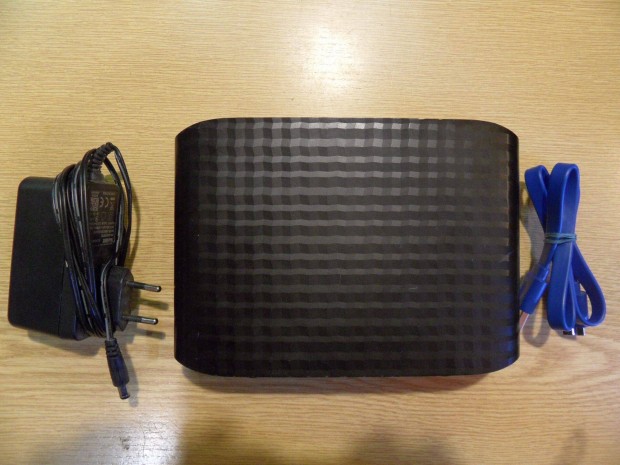 Újszerű külső Seagate - Sata3 HDD 3TB - 100/100% - 0 napot ment
