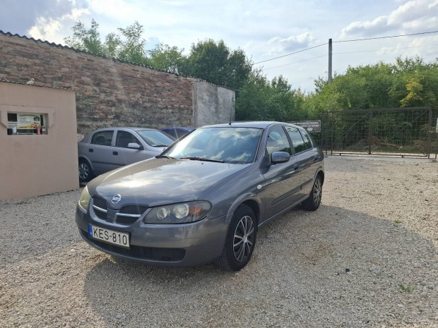 Újszerű nissan Almera 222000km!