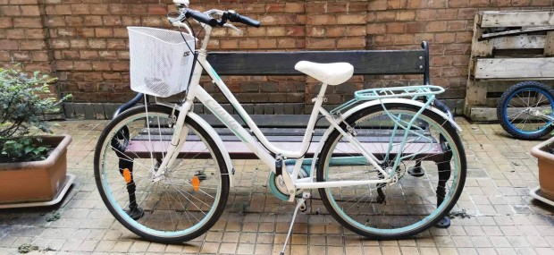 Újszerű női városi kerékpár eladó