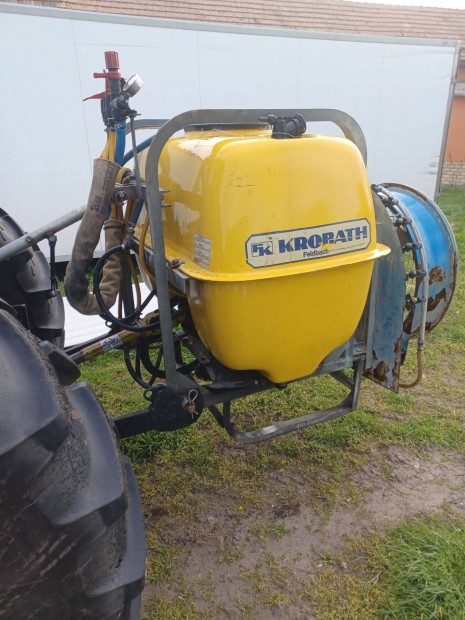 �jszer� szivatty�val 400 literes axi�l permetez�