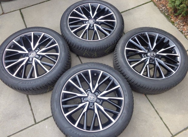 Újszeru téli Toyota Yaris Cross téli garnitúra Tpms