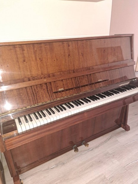 Ukrajna pianino eladó