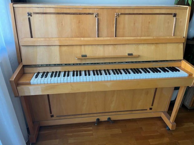 Ukrajna pianino megkímélt állapotban eladó