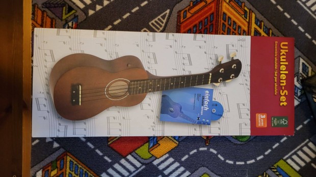 Ukulele eredeti dobozban, kitűnő állapotban