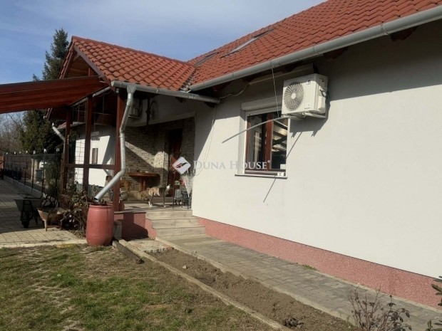 �ll�i 100 nm-es h�z elad�