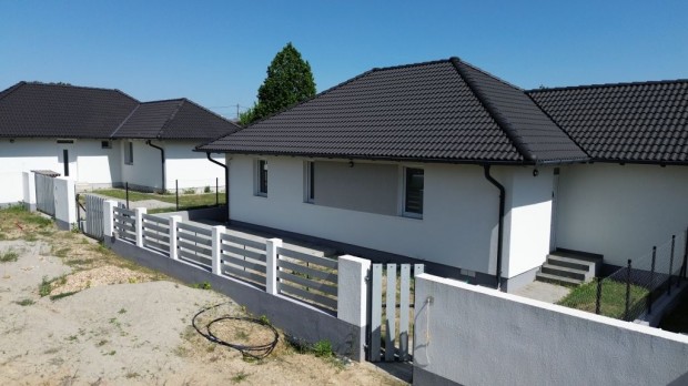 Üllői 86 nm-es ház eladó
