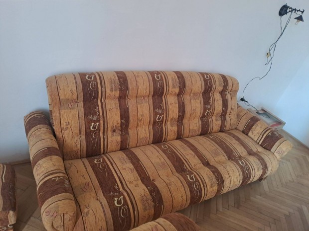 Ülőgarnitúra, 3 személyes kanapéval, 2 fotellel, lábtartóval