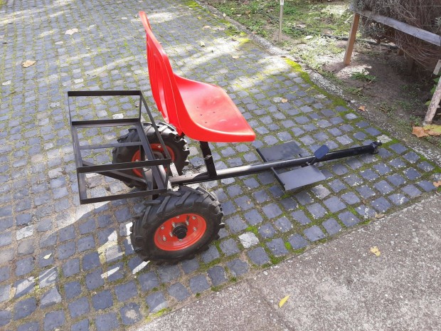 Ülőke, Sulky, Vontatott szék, Eszközhordó