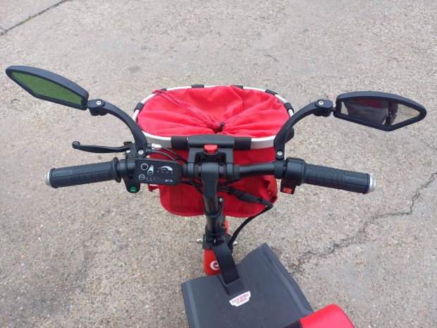 Ultimate Xerox elektromos kismoped