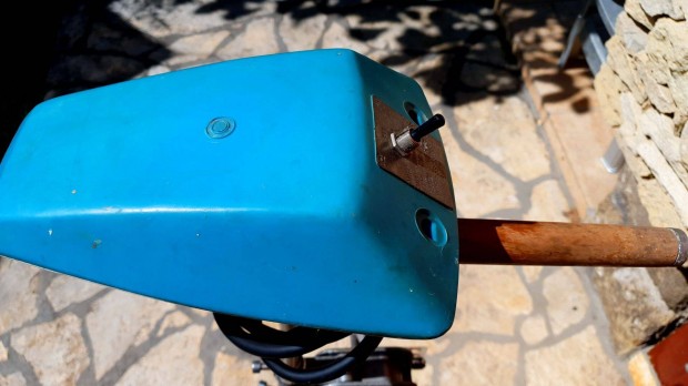 Ultracsendes orosz elektromos csónakmotor eladó!