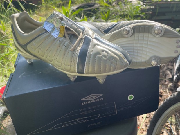 Umbro focicipő/csuka 40-es