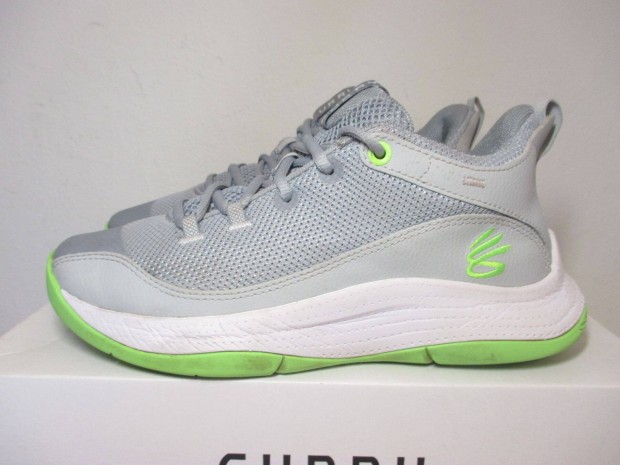 Under Armour Curry GS 3Z5 kosrlabda cip 39-es