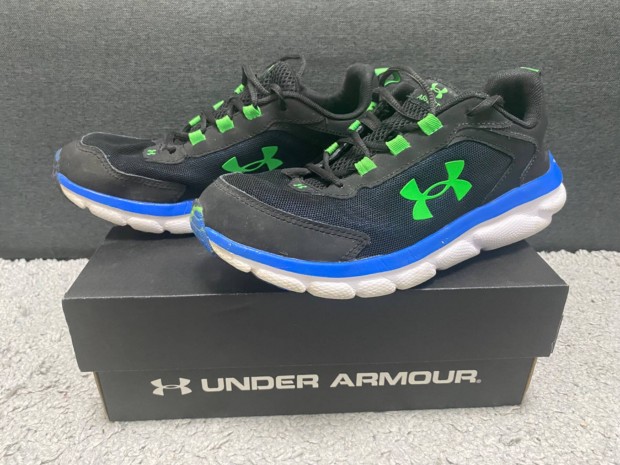 Under Armour edzcip elad. 40 mretben, bth 25cm