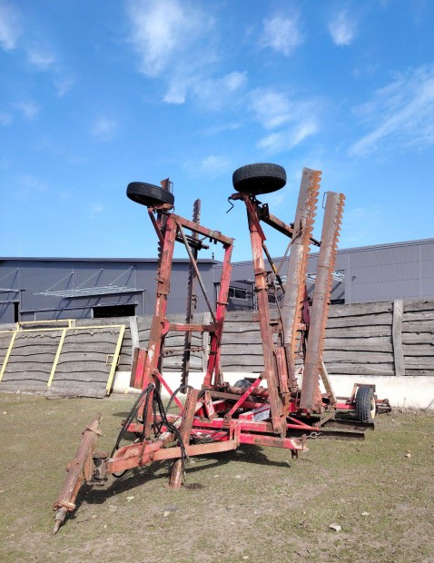 Unimat 8,4 m�teres kombin�torb�l �talak�tott sim�t�