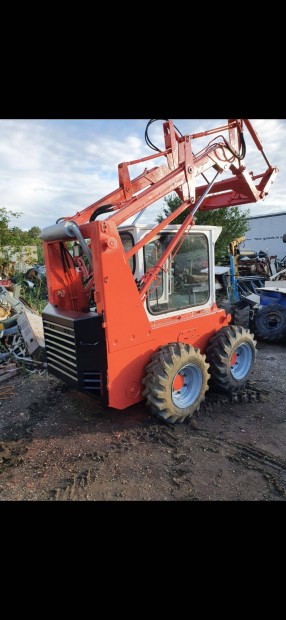 Unirak 600b joystickos perkins motor (bobcat)
