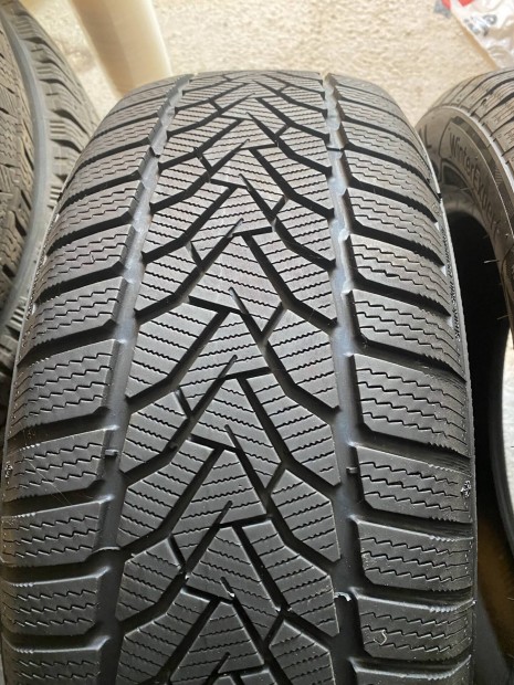 Uniroyal 215/55 r17 t�li gumi �jszer� 215/55r17