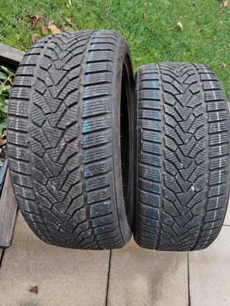 Uniroyal 225 40 18 tli gumi 2 db 2021.27. 7 mm