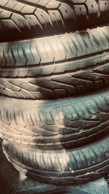 Uniroyal Rain Expert 155/70 R13 T 4db 95%-os nyárigumi,esőgumi
