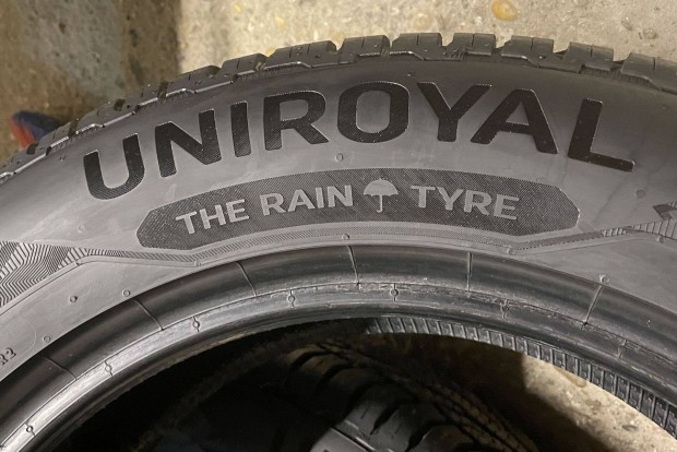Uniroyal n�gy�vszakos 225/60R17