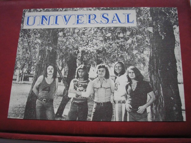 Universal egyttesrl kp , 18,5 X 13 cm , retro