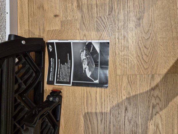 Univerz�lis BMW / Mini tet�s�nre szerelhet� s�l�csz�ll�t� 