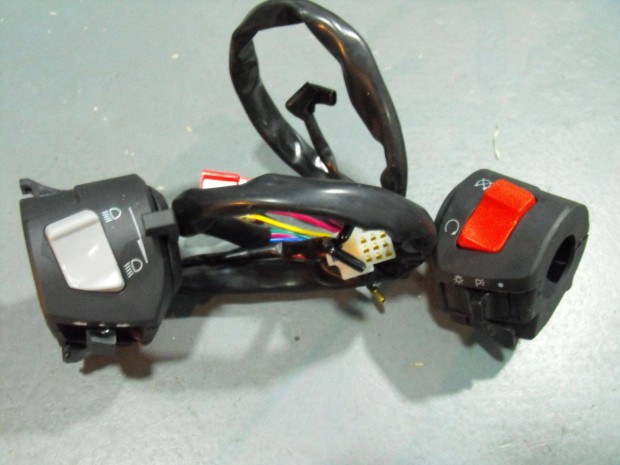 Univerz�lis Vill�g�t�s kapcsol�