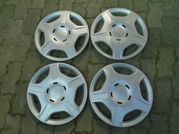 Univerzális - Ford jellegű - 15" dísztárcsa garnitúra eladó