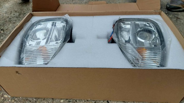 Univerzális autólámpa