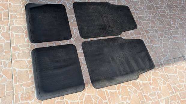 Univerz�lis aut�sz�nyeg �j �llapotban! �r: 2000 forint. Foxposttal pos