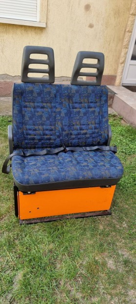 Univerzlis dupla ls biztonsgi vekkel konzollal