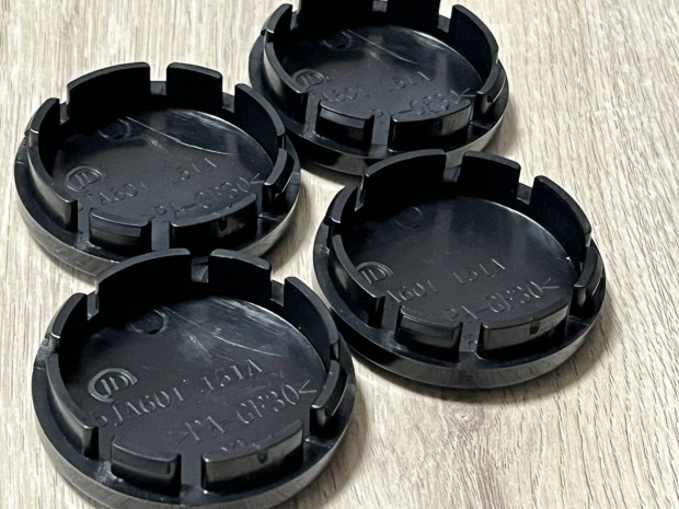 Univerzlis fekete felnikupak kszlet felni kupak szett 4 db 56 mm